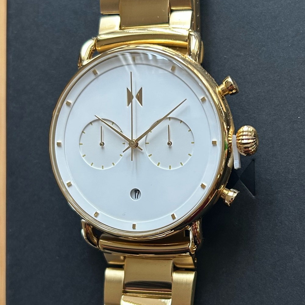 MVMT BlackTop Watch With 47mm White Face & Golden Bracelet